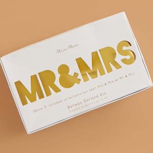 Mr & Mrs Balloon Kit