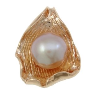 Shelled Pearl Necklace