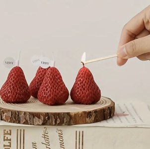 4 Pieces of Fragrant Strawberry Scented Candles